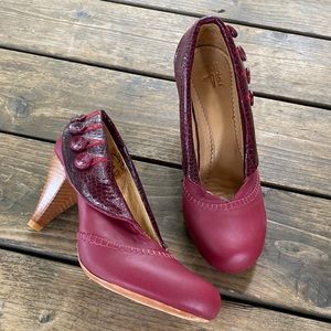 Vintage J Shoes Flourish Maroon Leather Pumps